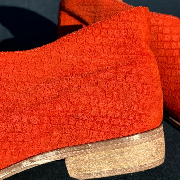 Free People Womens 41 (10) Royale D’Orsay Flats Orange Red Textured Pointed Toe - Picture 3 of 7